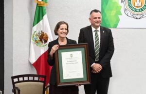 LA UABC OTORGÓ EL RECONOCIMIENTO DE INVESTIGADORA EMÉRITA A LA DOCTORA MARÍA TERESA VIANA CASTRILLÓN