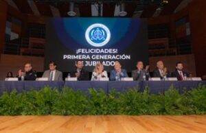 ENCABEZA FISCAL ESTATAL CEREMONIA DE JUBILACIÓN DE 23 AGENTES INVESTIGADORES Y UN AGENTE DEL MINISTERIO PÚBLICO