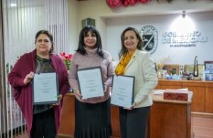 NORMA BUSTAMANTE FIRMA CONTRATO COLECTIVO CON EL SINDICATO DE BURÓCRATAS