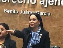 RINDE PROTESTA MAYOLA GAONA MEDINA COMO DIPUTADA DE LA XXV LEGISLATURA DE BAJA CALIFORNIA
