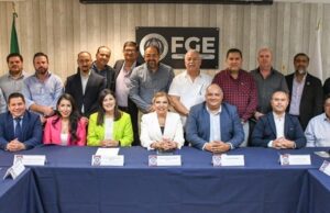 SE REÚNE FISCAL MA. ELENA ANDRADE RAMÍREZ CON INTEGRANTES DE LA CANACAR