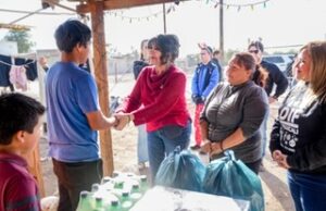 AYUNTAMIENTO ENTREGÓ CENAS NAVIDEÑAS