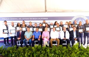 PRESIDE FISCAL GENERAL ENTREGA DE ESTÍMULOS ECONÓMICOS A PERSONAL DEL INSTITUTO ESTATAL DE CIENCIAS FORENSES