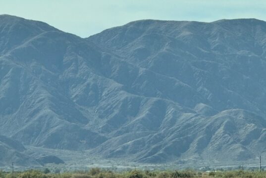 Fallecen dos masculinos al derrumbarse mina en el ejido López Mateos, Valle de Mexicali