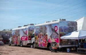 CARAVANAS DE SALUD LLEVAN SERVICIOS AL EJIDO SALTILLO