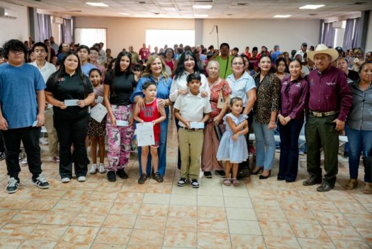 ENTREGA AYUNTAMIENTO ESTÍMULOS ECONÓMICOS A HABITANTES DE LA ZONA VALLE